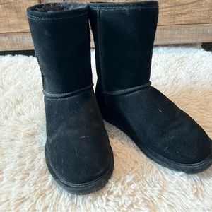 Bearpaw Short Boots